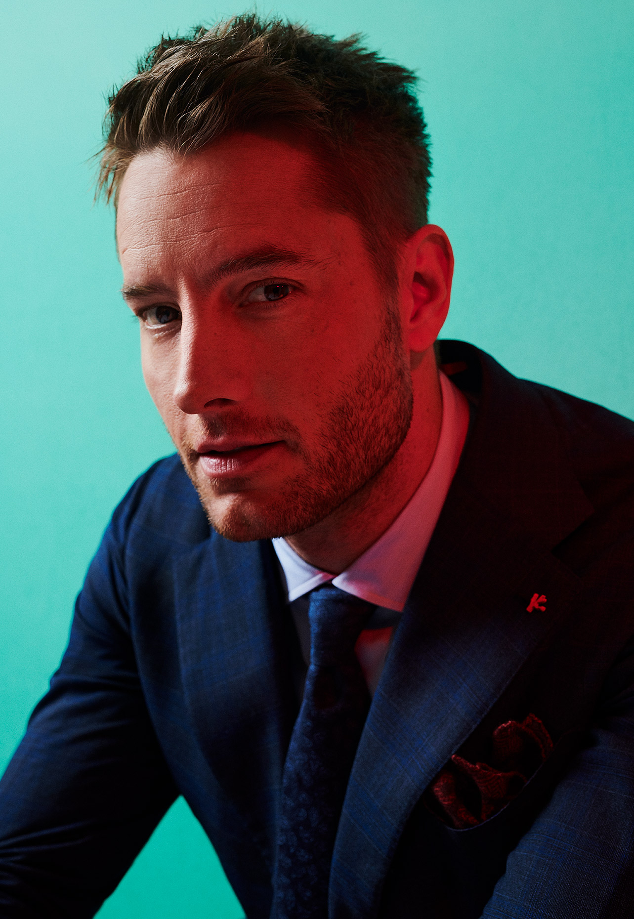 EW_Justin_Hartley_01_sfw